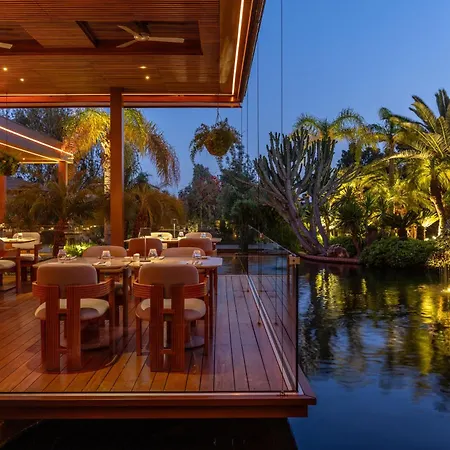 Four Seasons Hotel-2
